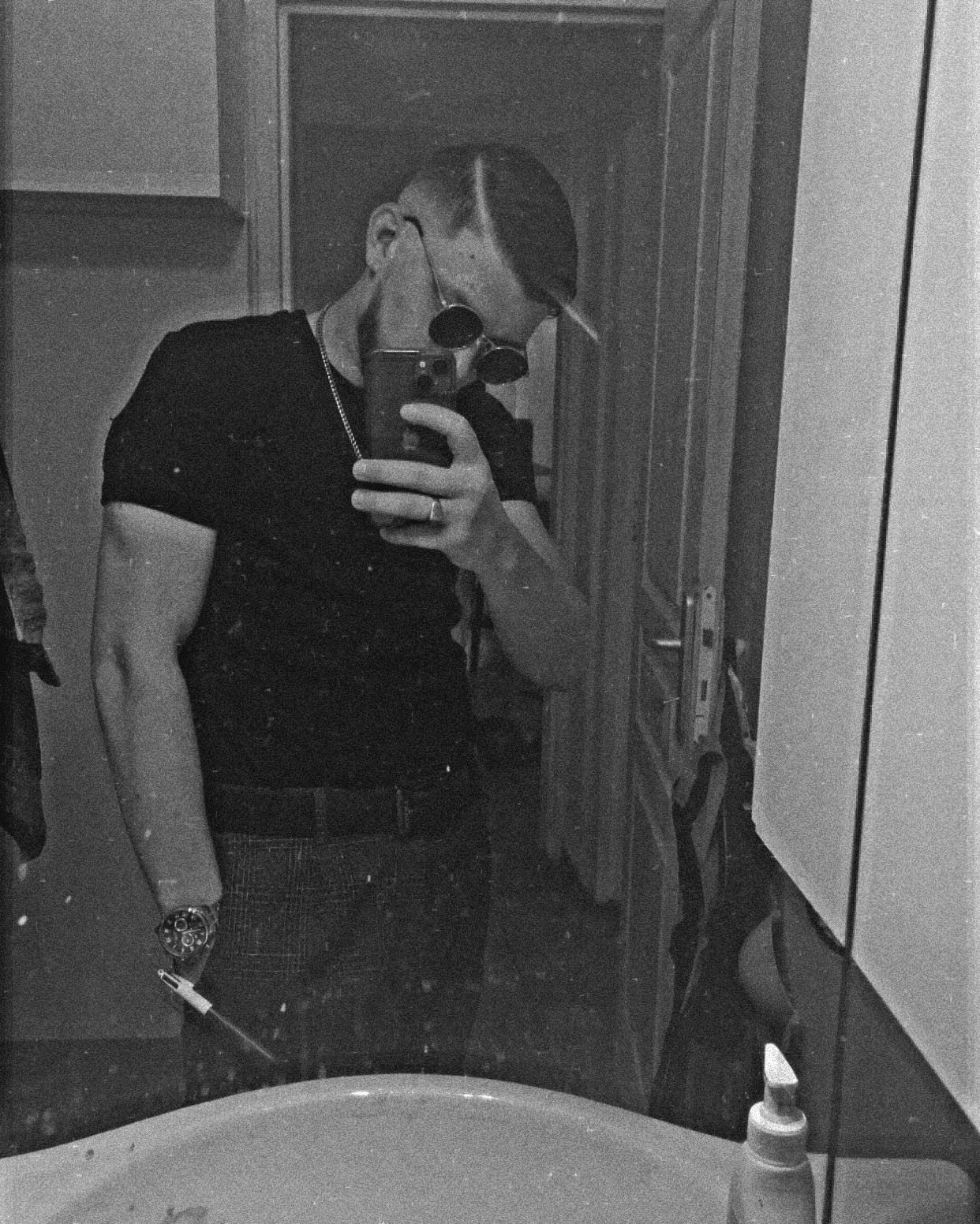 Ayrton - Houthulst - Flandre occidentale | Massage Nue